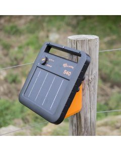 Gallagher S40 solar fence energiser including battery (6 V - 10 Ah) 